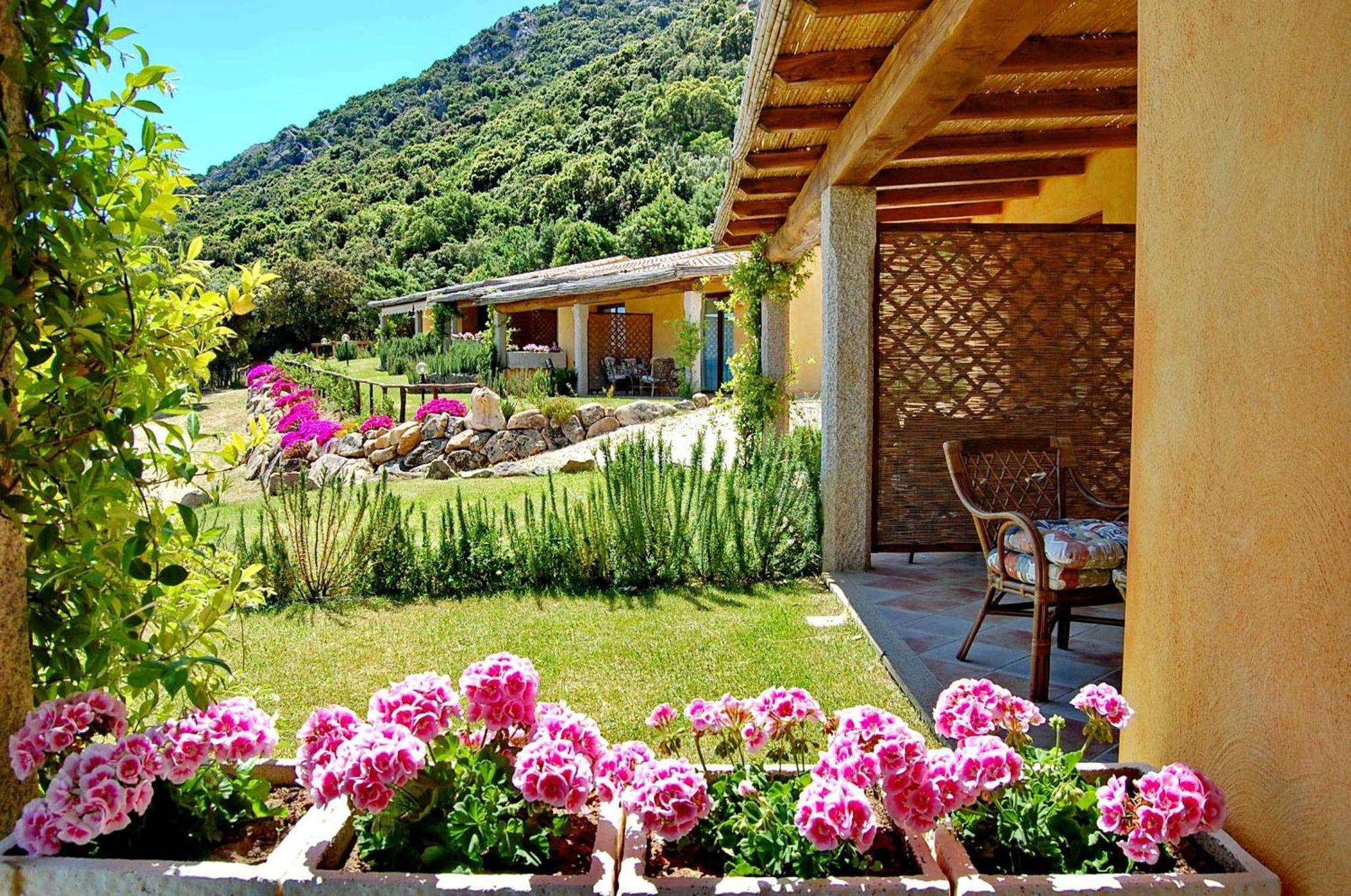 Li Teggi Turismo Rurale San Teodoro  Extérieur photo